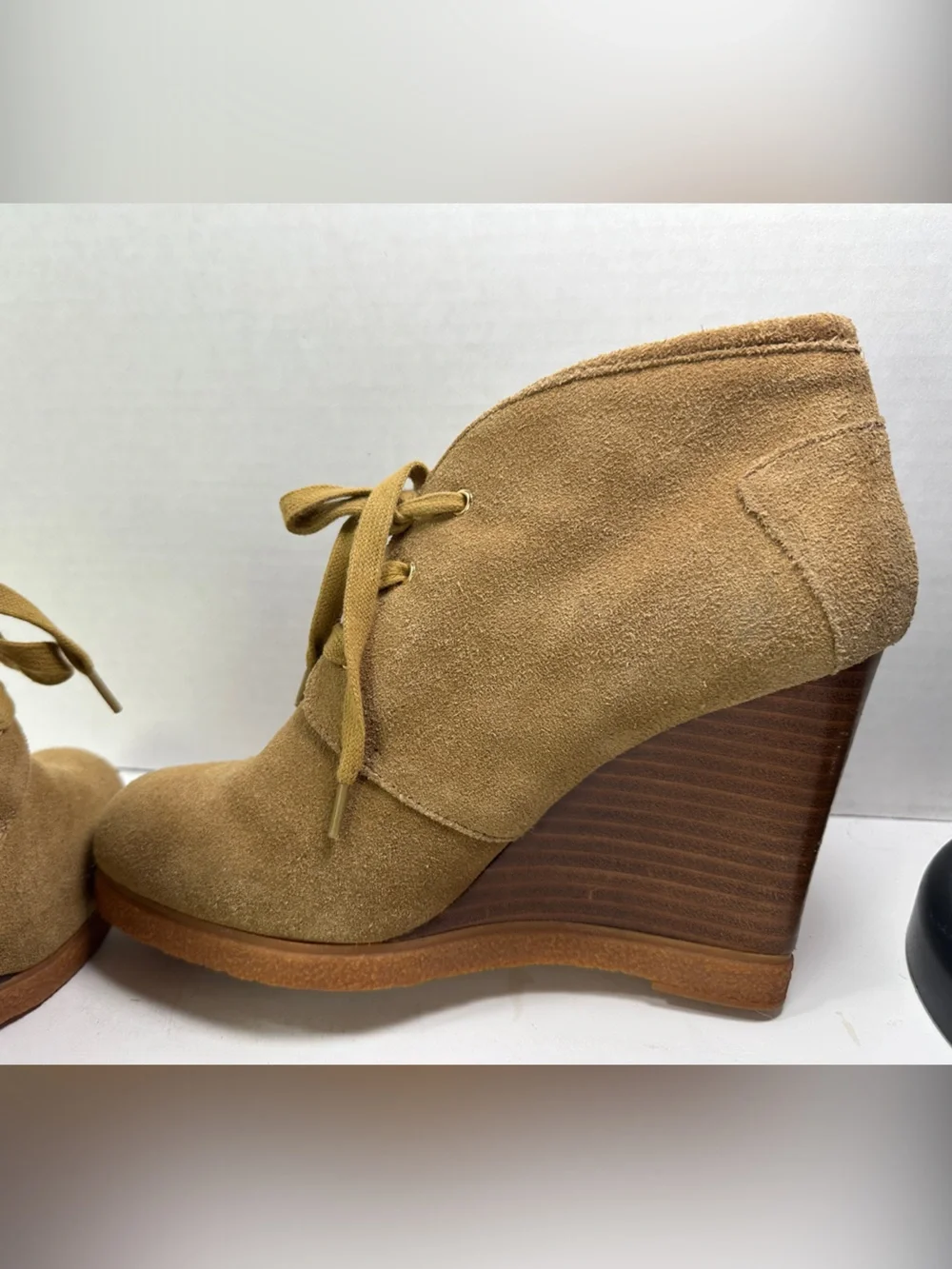 Tesori Suede Lace-Up Wedge Ankle Boots in Tan Brown Size 7